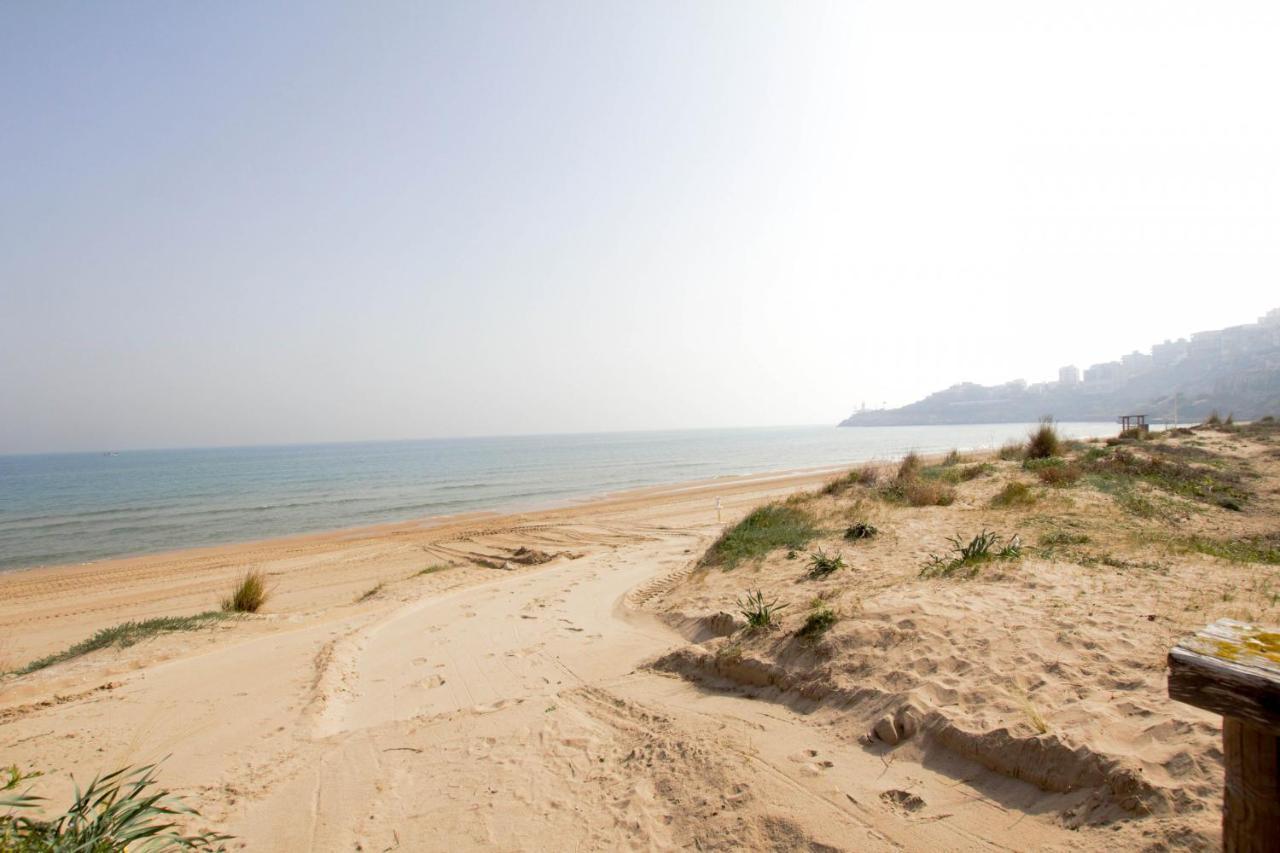 Apartamento A Pie De Playa Кульера Экстерьер фото